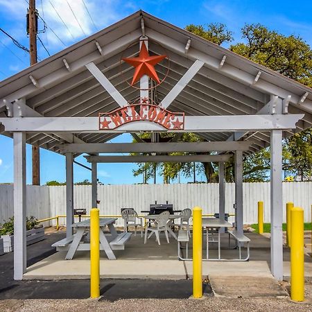 Americas Best Value Inn Columbus Bagian luar foto