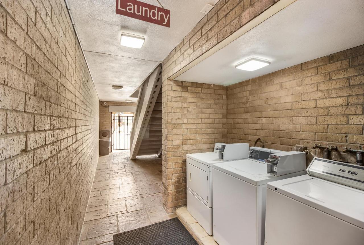 Americas Best Value Inn Columbus Bagian luar foto