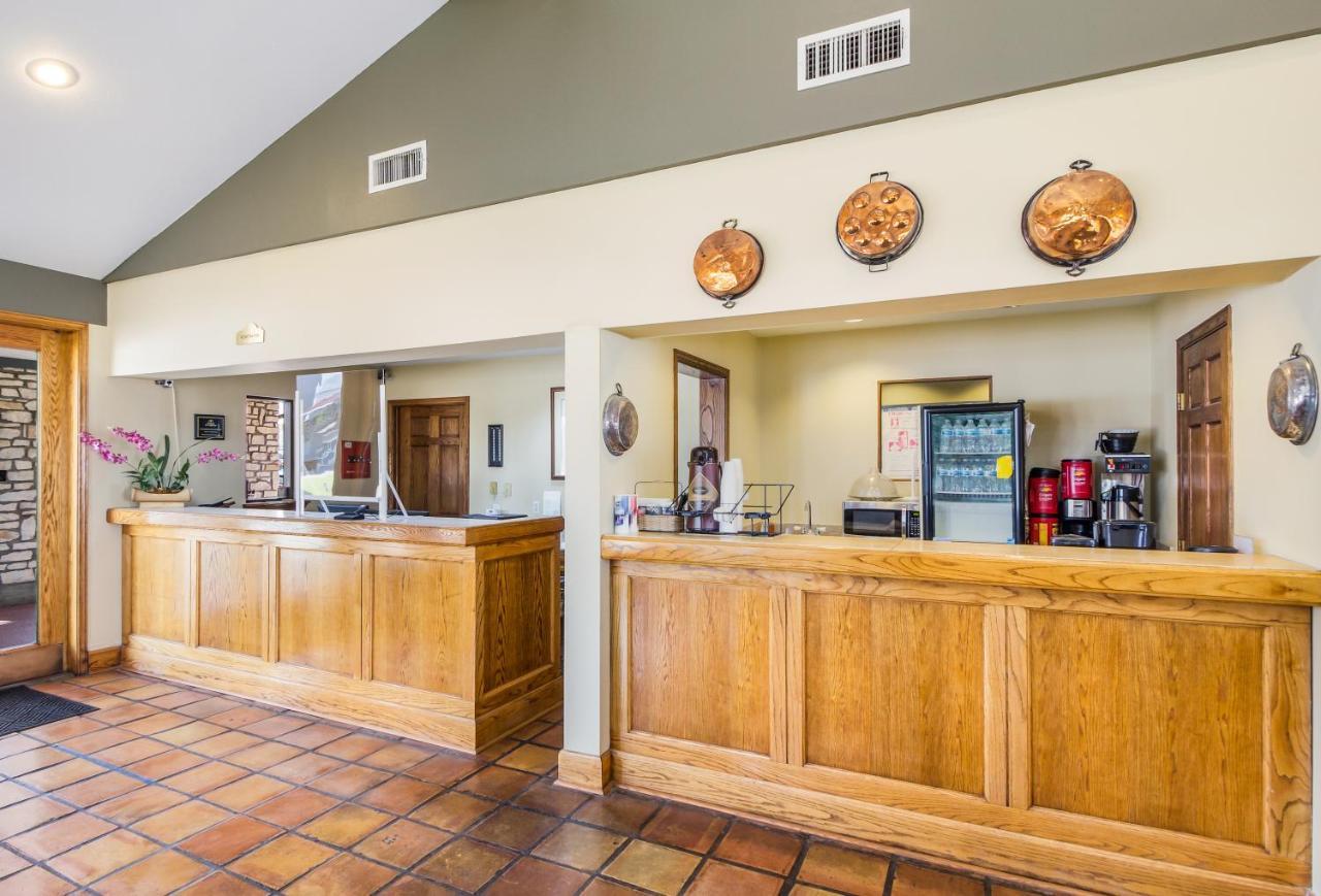 Americas Best Value Inn Columbus Bagian luar foto