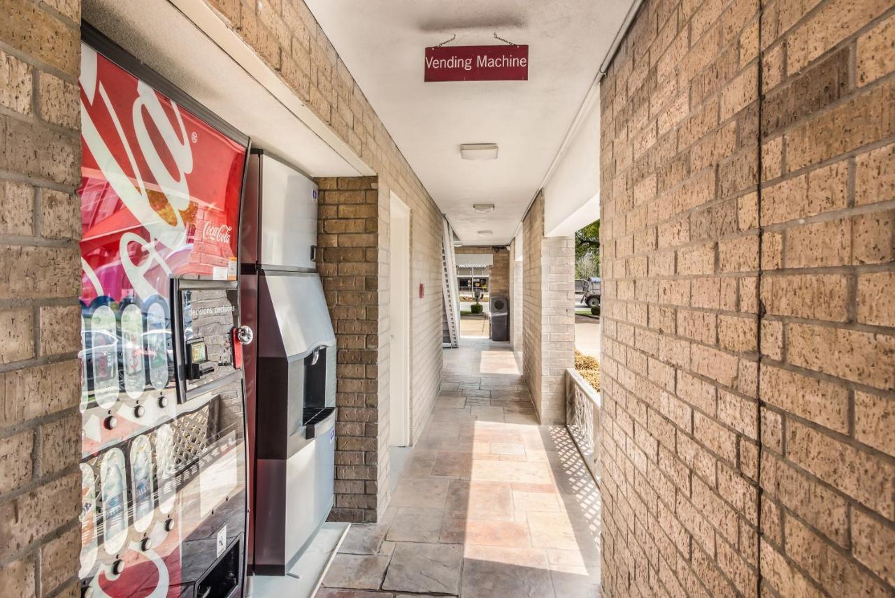 Americas Best Value Inn Columbus Bagian luar foto