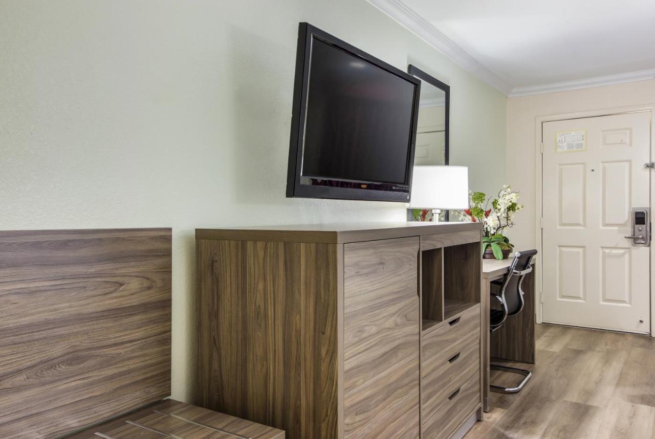 Americas Best Value Inn Columbus Bagian luar foto