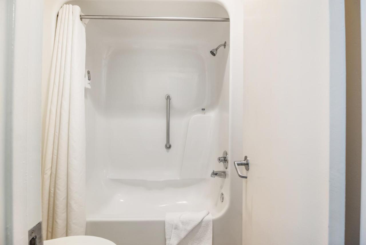 Americas Best Value Inn Columbus Bagian luar foto