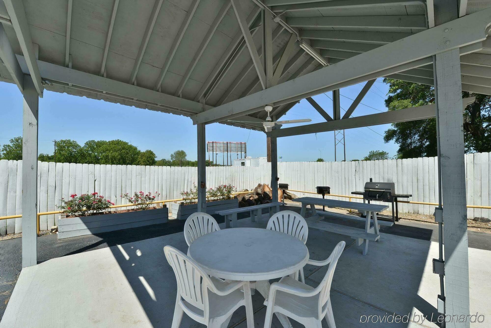 Americas Best Value Inn Columbus Bagian luar foto